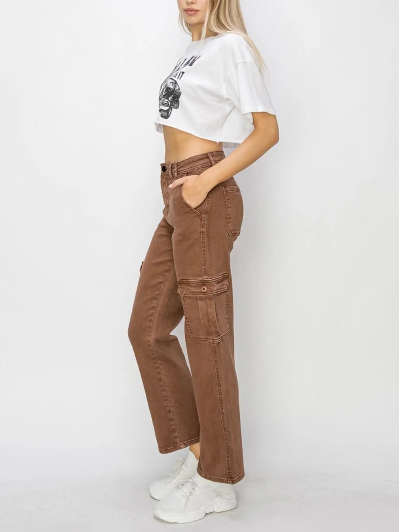 Women’s Casual Cargo Jeans High-Waisted Cargo Cropped Pants Espresso with Wide Leg and Utility Pockets Cropped Length Button an