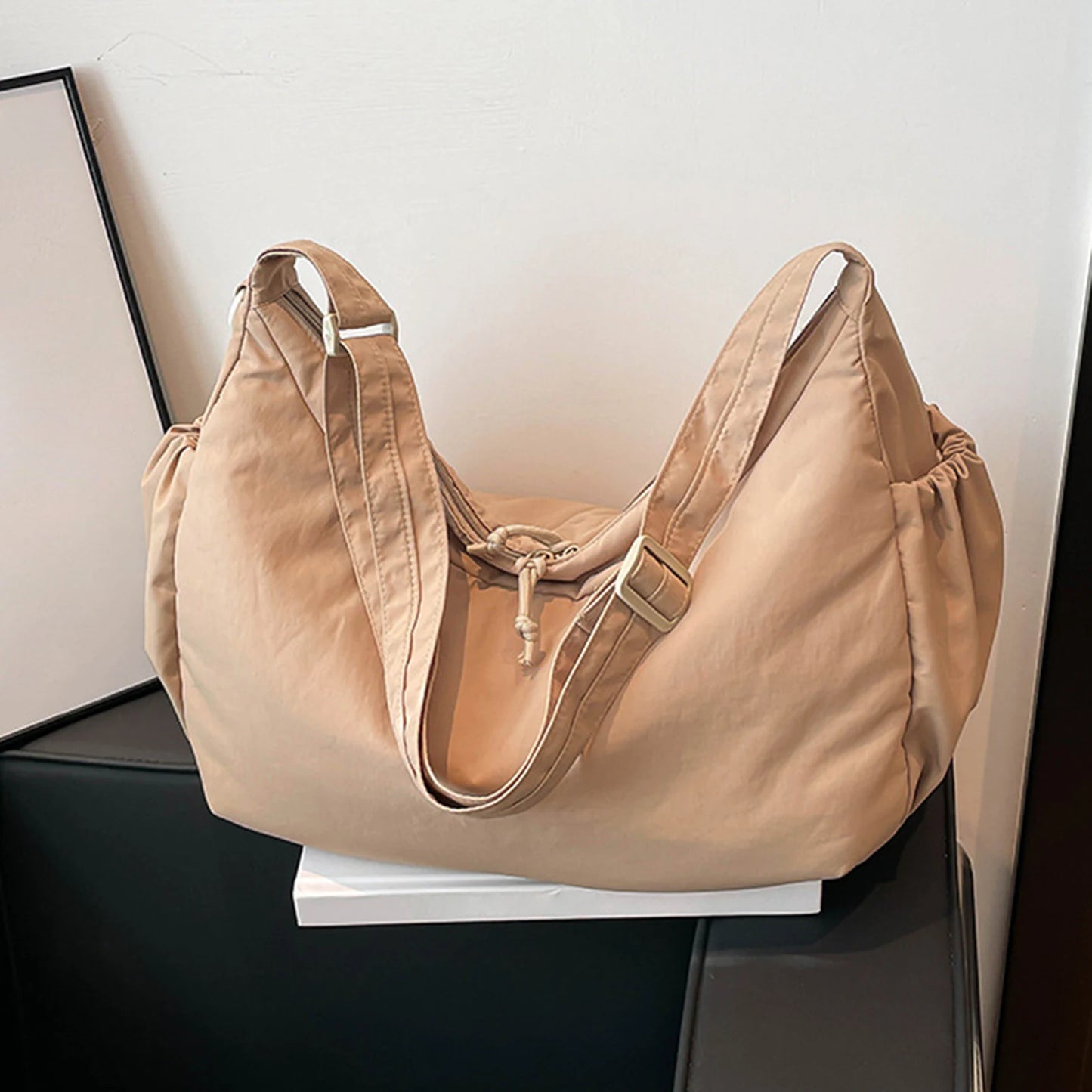 Women Nylon Crescent Shoulder Bag Large Capacity Retro Hobo Handbag Zipper Underarm Purses for Travel Shopping Work Daily Use