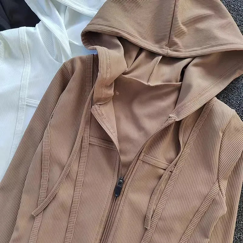 Women's Yoga Coat Short Sports jacket Fitness Yoga Shirt Cycling Running Coats Zipper jacket Hooded Long Sleeve Sports Jacket