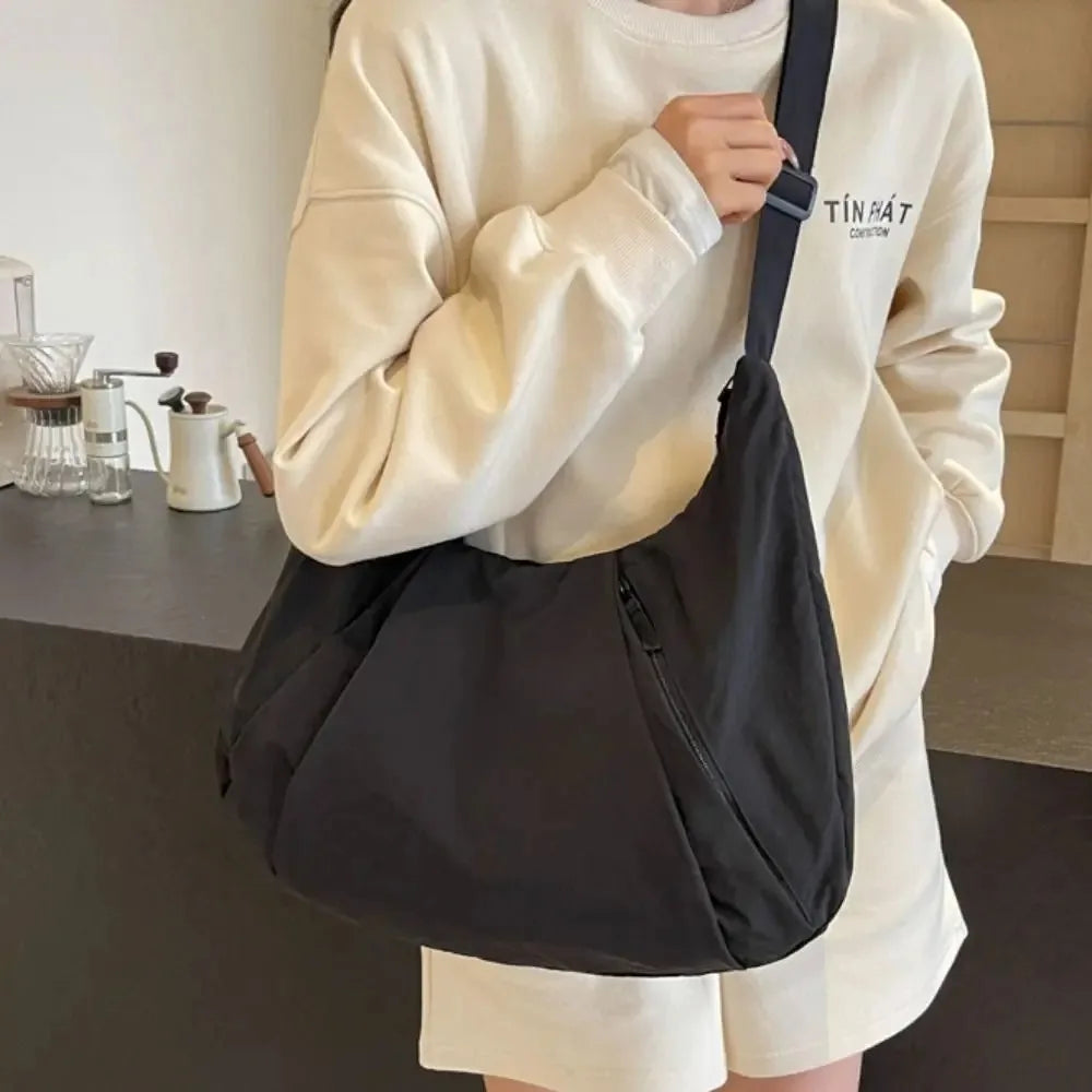 Nylon Shoulder Bags Tote Bag Large Capacity Casual Dumpling Bag Solid Color Fold Oxford Cloth Underarm Bag Girls