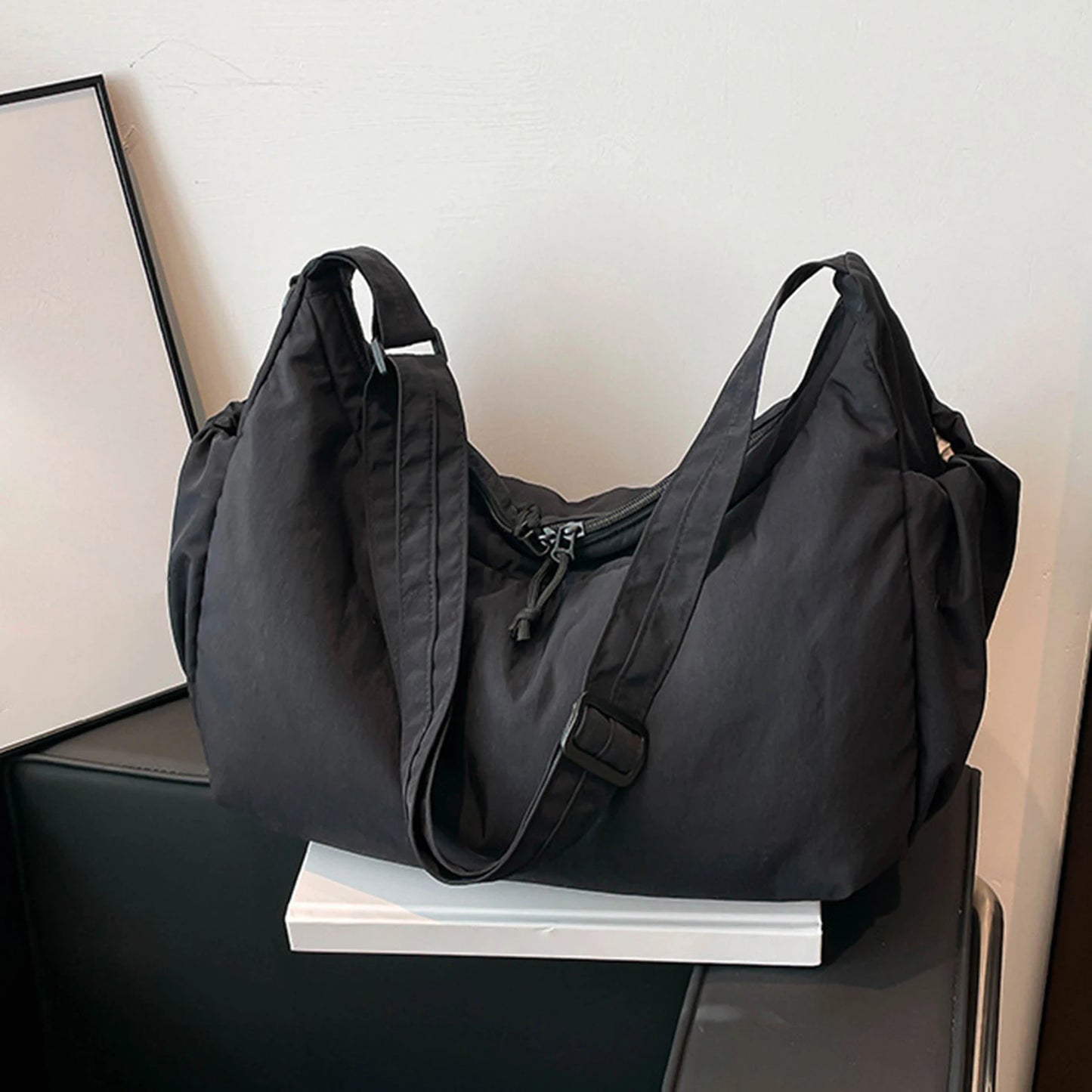 Women Nylon Crescent Shoulder Bag Large Capacity Retro Hobo Handbag Zipper Underarm Purses for Travel Shopping Work Daily Use
