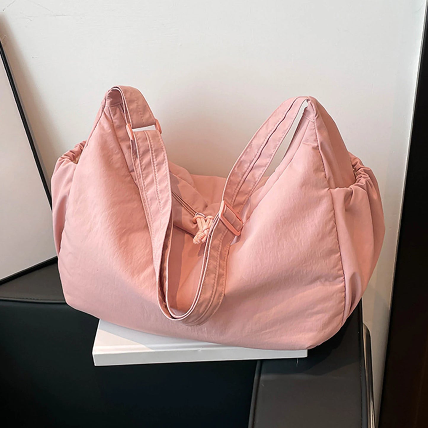 Women Nylon Crescent Shoulder Bag Large Capacity Retro Hobo Handbag Zipper Underarm Purses for Travel Shopping Work Daily Use