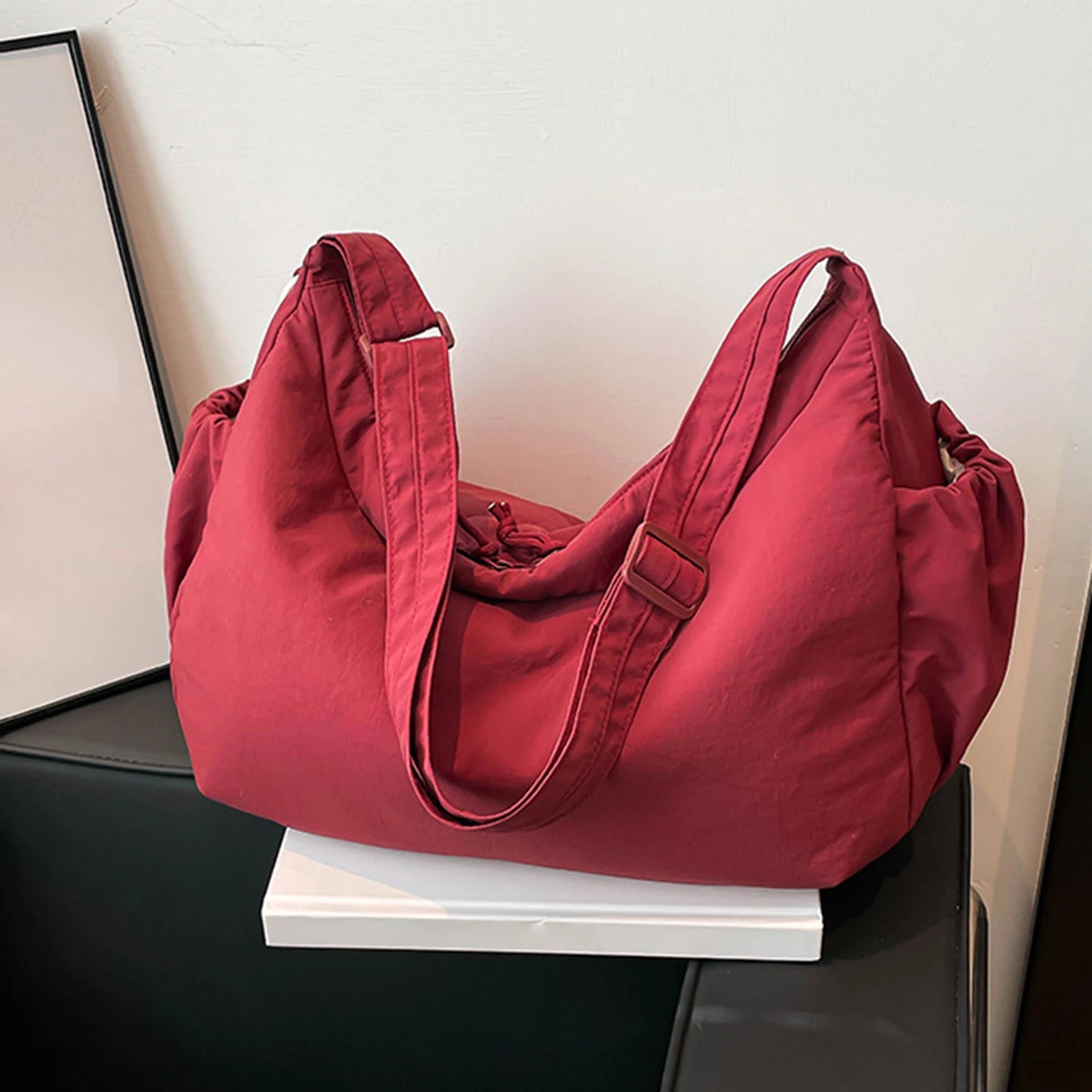 Women Nylon Crescent Shoulder Bag Large Capacity Retro Hobo Handbag Zipper Underarm Purses for Travel Shopping Work Daily Use